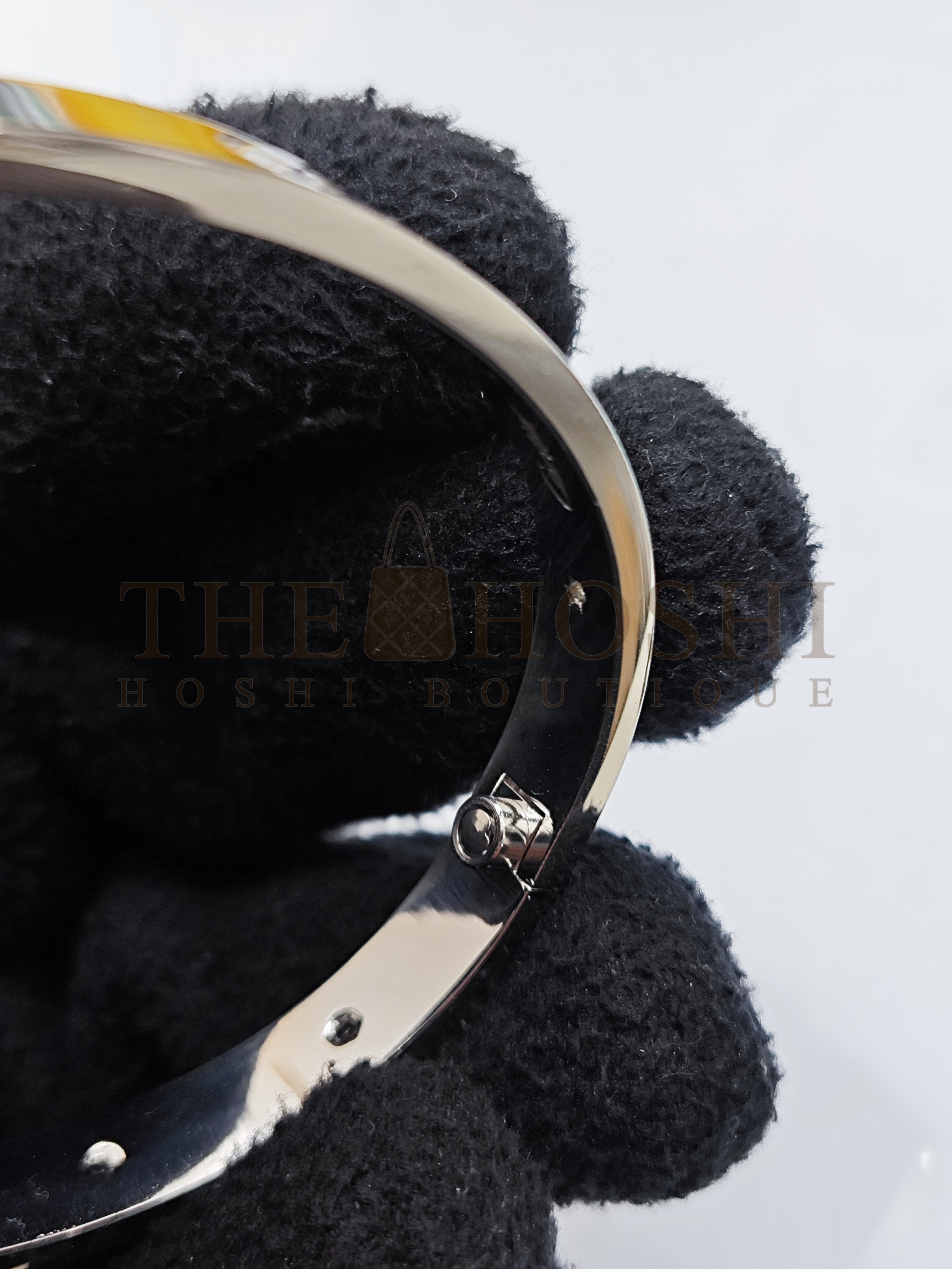 Ca*t1er Love Bracelet Dupe with Ten D1am0nds in White Gold Master Quality
