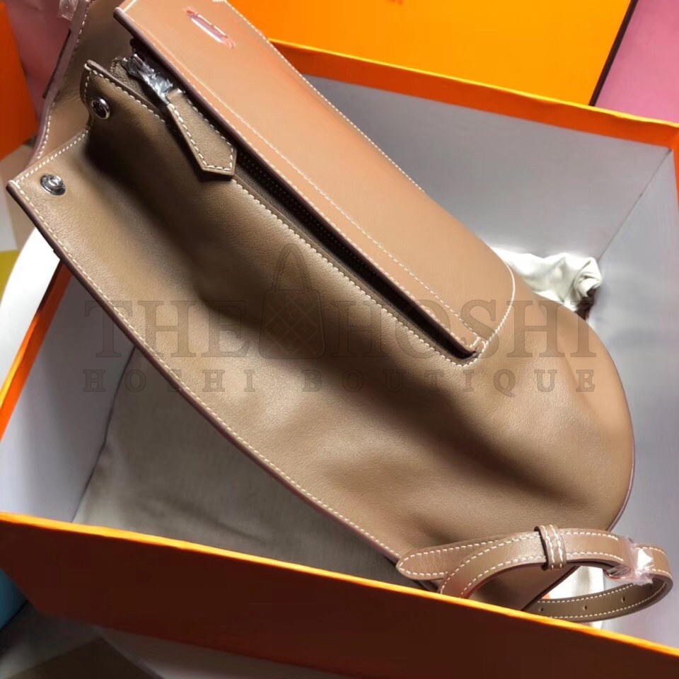 H**me5 GR24 Backpack In Taupe Swift Calfskin Master Quality