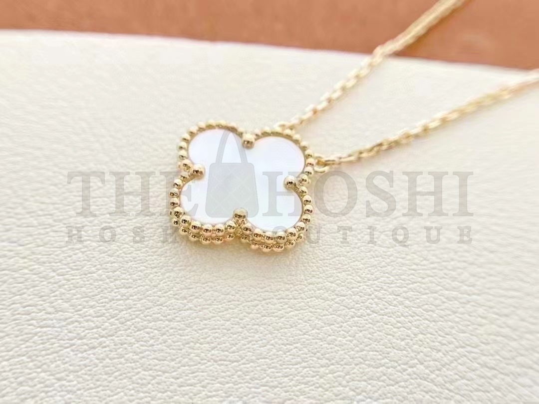 V*n Cl**f Necklace Dupe, Clover Necklace, Vintage Alhambra pendant Master Quality