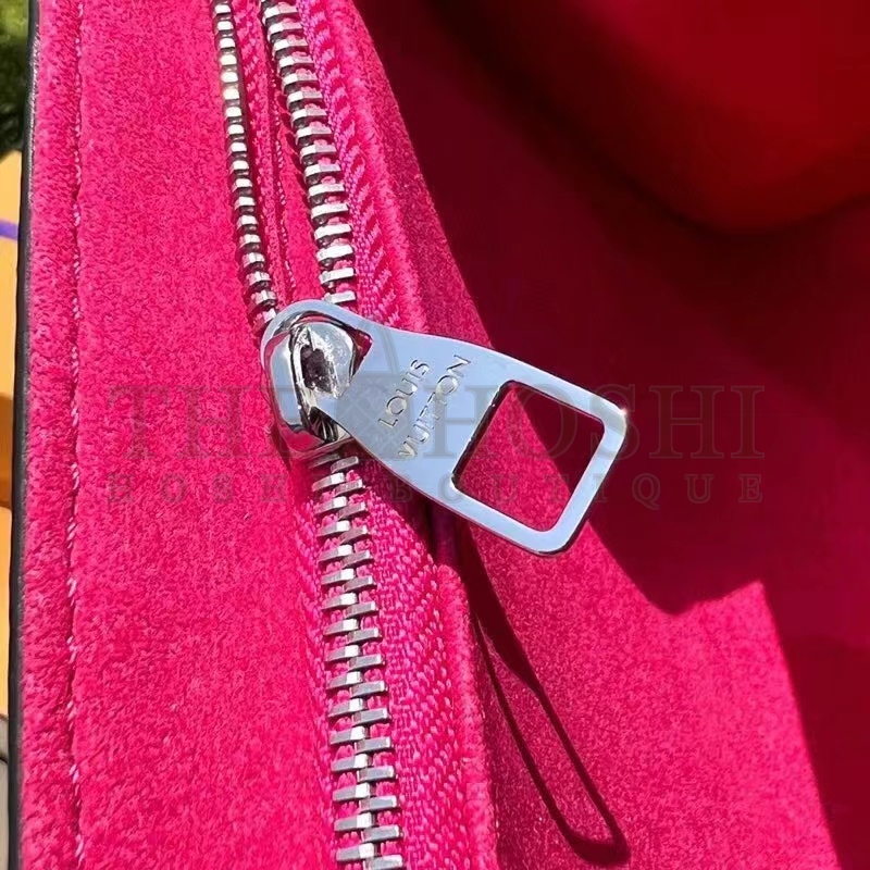 L0vis Vvtt0n LV Women Cluny Mini Handbag Black Epi Grained Cowhide Leather Master Quality