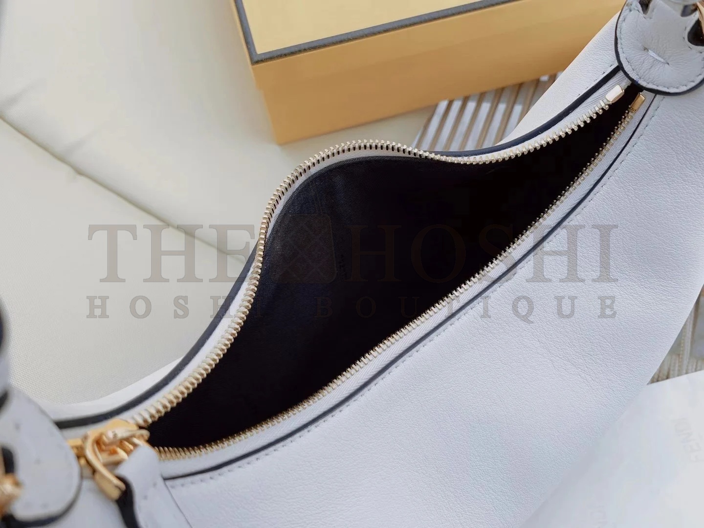F**di F**digraphy Small Hobo Bag In White Leather Master Quality