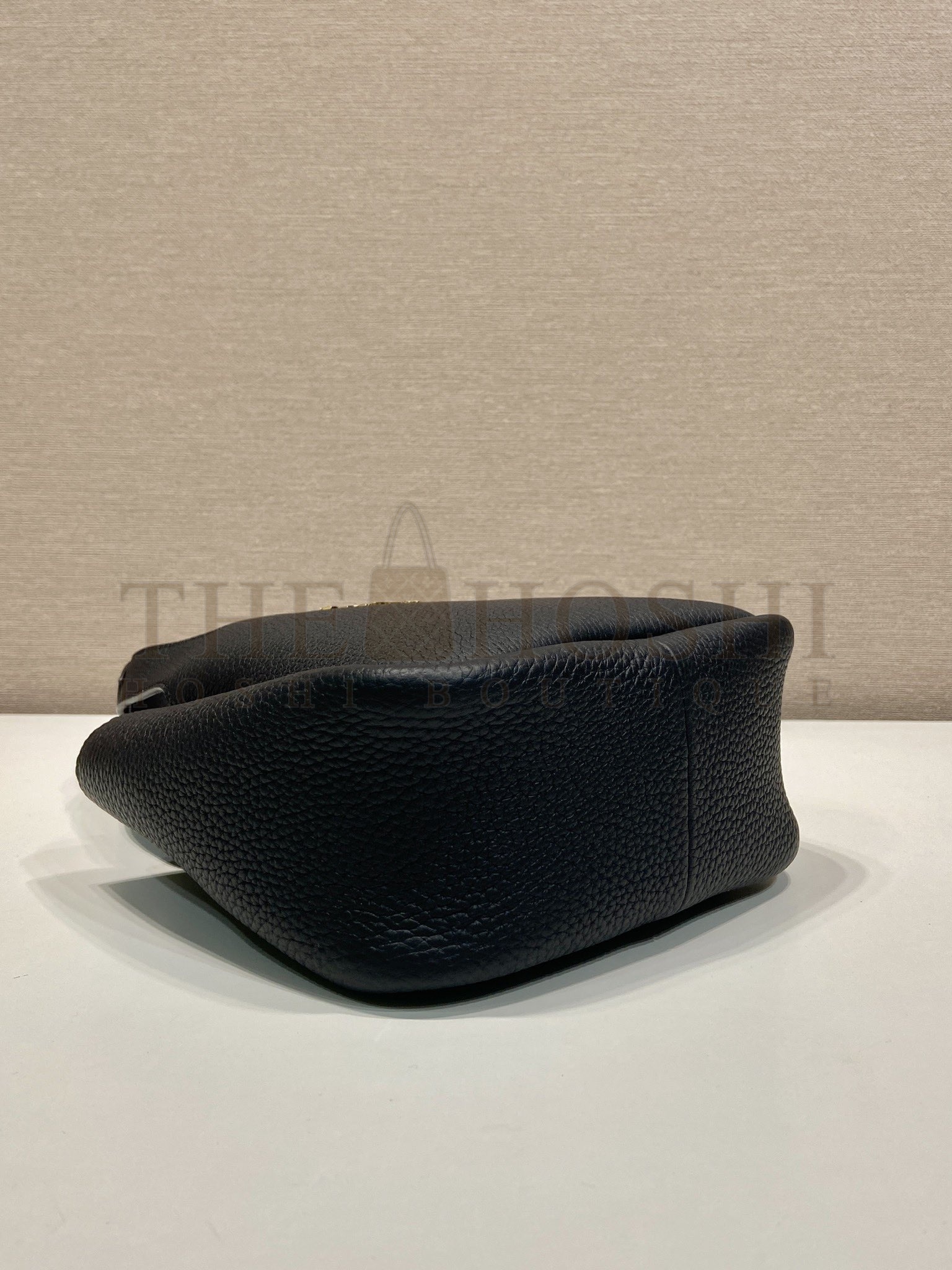 Pra*a Mini 1BA349 Tote Bag – Black Deer-Grain Calfskin with Gold Hardware, 18 x 16 x 10 cm Master Quality