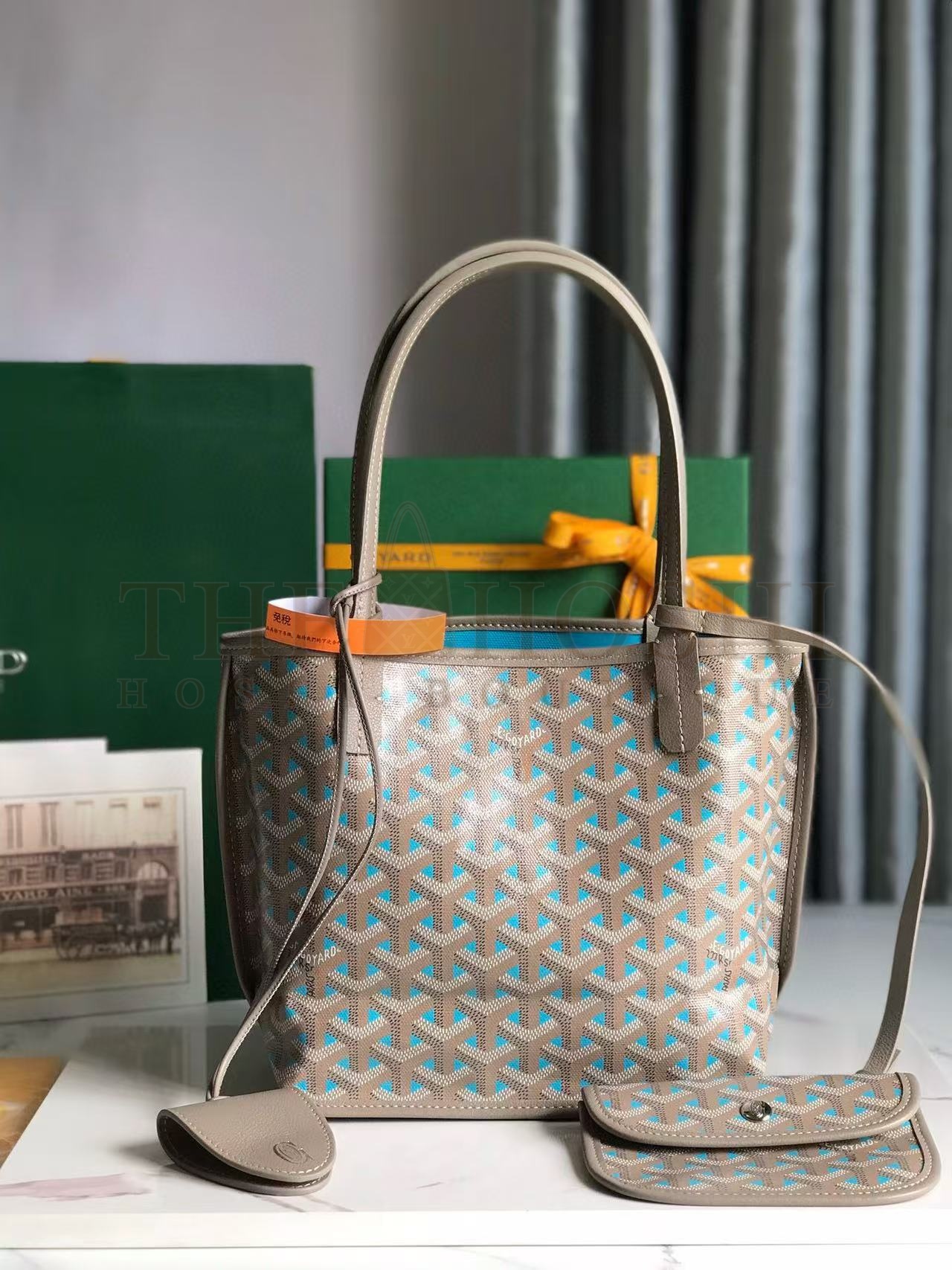 G09ard Anjou Tote Double-sided use leather Inside bag PM size:The bag opening is 28 cm; the base measures 20 cm (length) × 20 cm (height) × 10 cm (depth). Master Quality