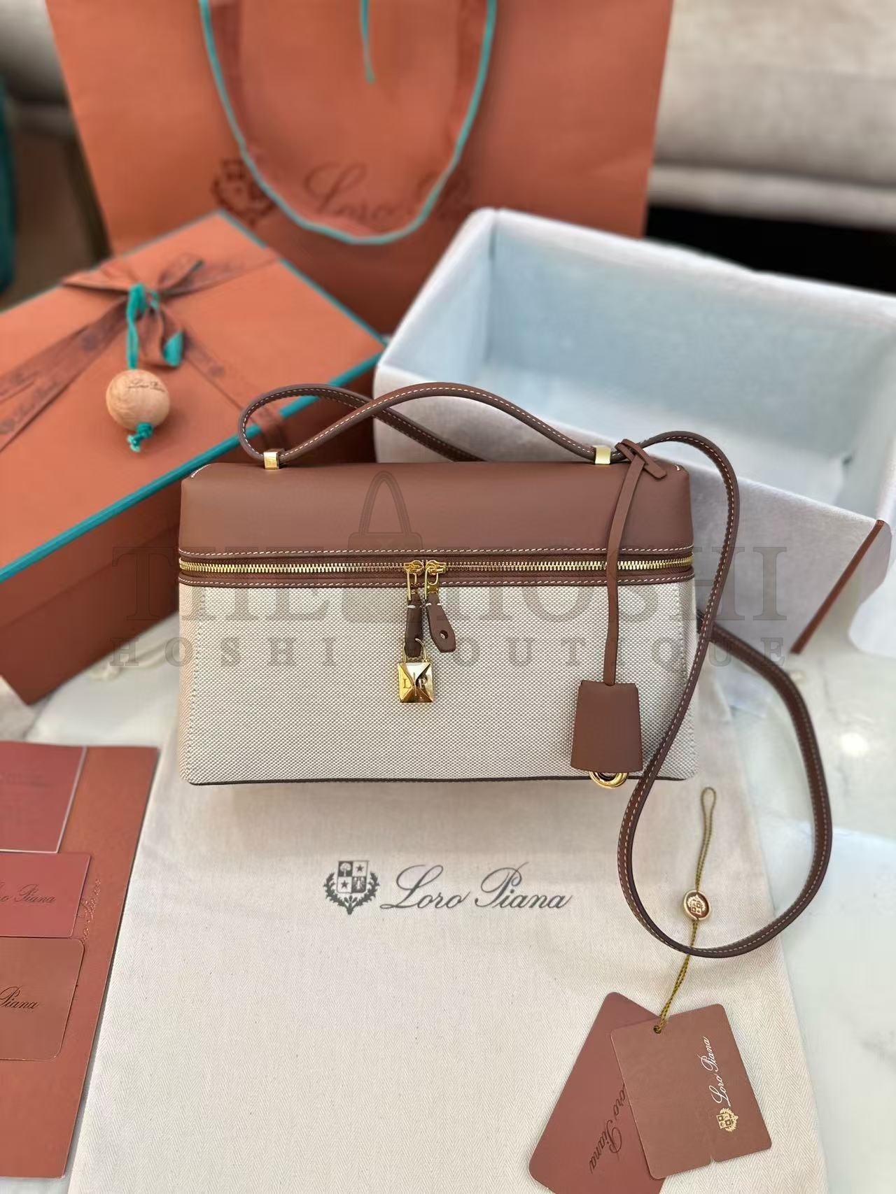 L0r0 P1ana Extra Bag L27 in Leather Size 27x16x10cm Master Quality