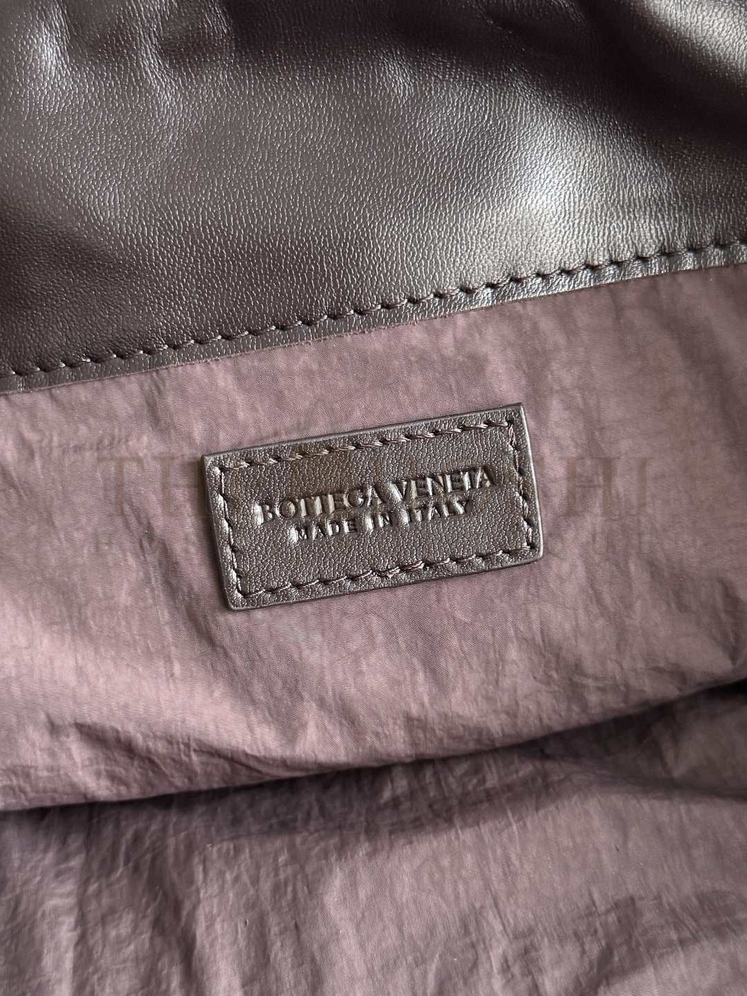 B0tt*ga Ven*ta bv Dustbag Notte Intrecciato Leather Pouch Bag with Gold Chain Strap Luxury Crossbody Bag Master Quality