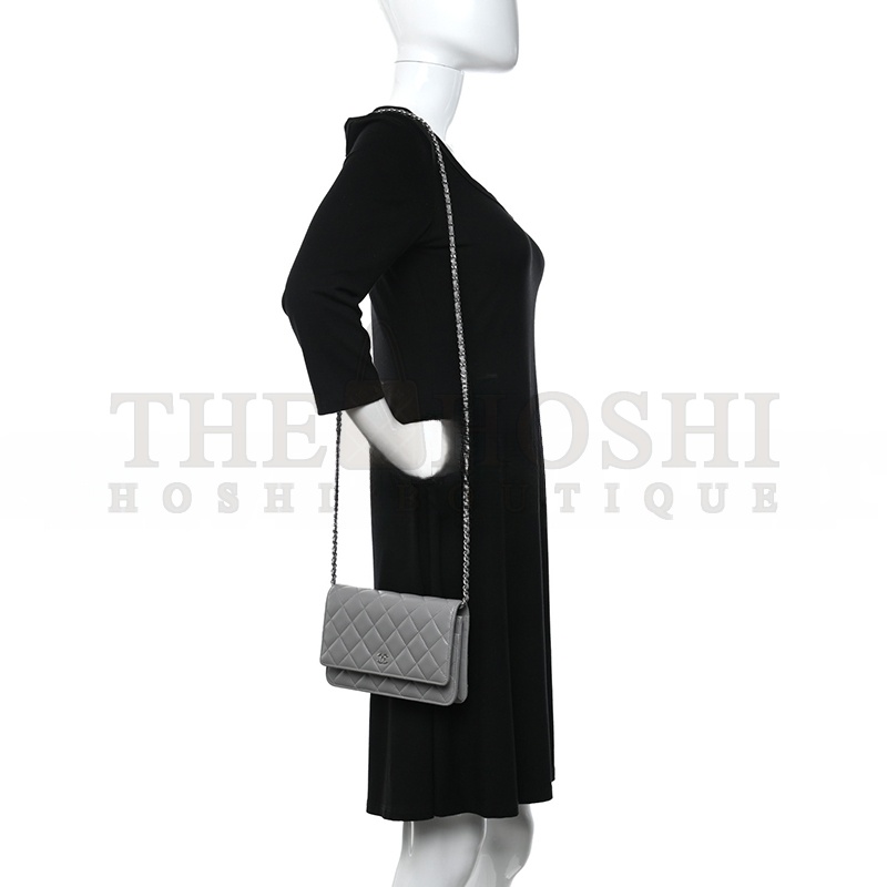 Ch**el LAMBSKIN QUILTED WALLET ON CHAIN WOC GREY (19*13*3cm) Master Quality