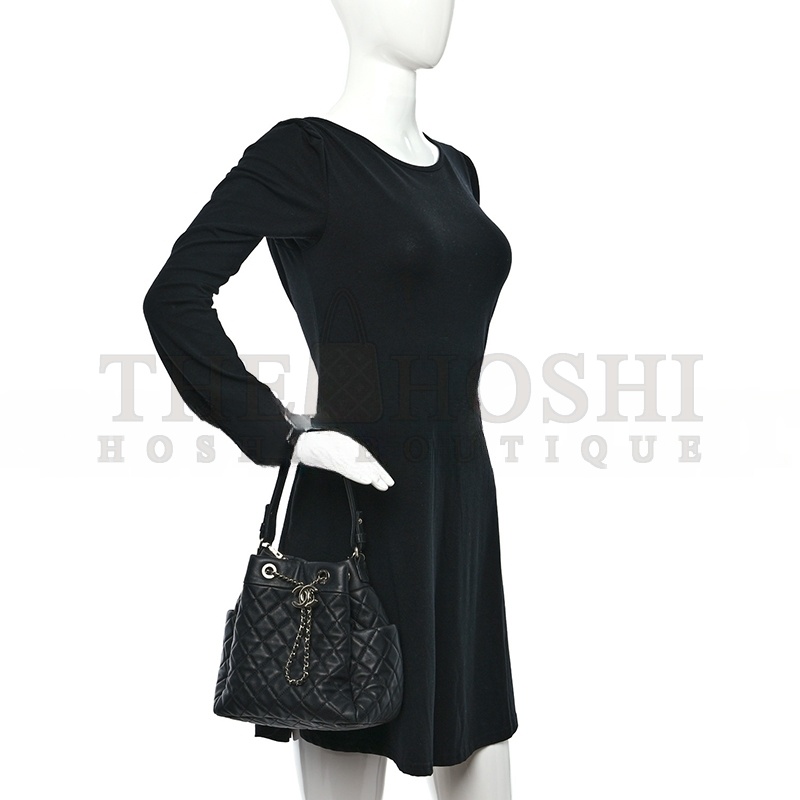 Ch**el LAMBSKIN QUILTED CC CHAIN BUCKET BAG BLACK (27*26*17cm) Master Quality