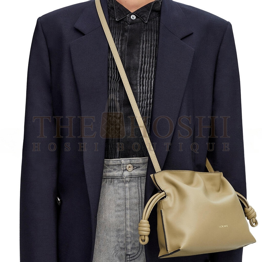 L0ew* MINI FLAMENCO CLUTCH IN NAPPA CALFSKIN 0010965986(23.9*18*9cm) Master Quality