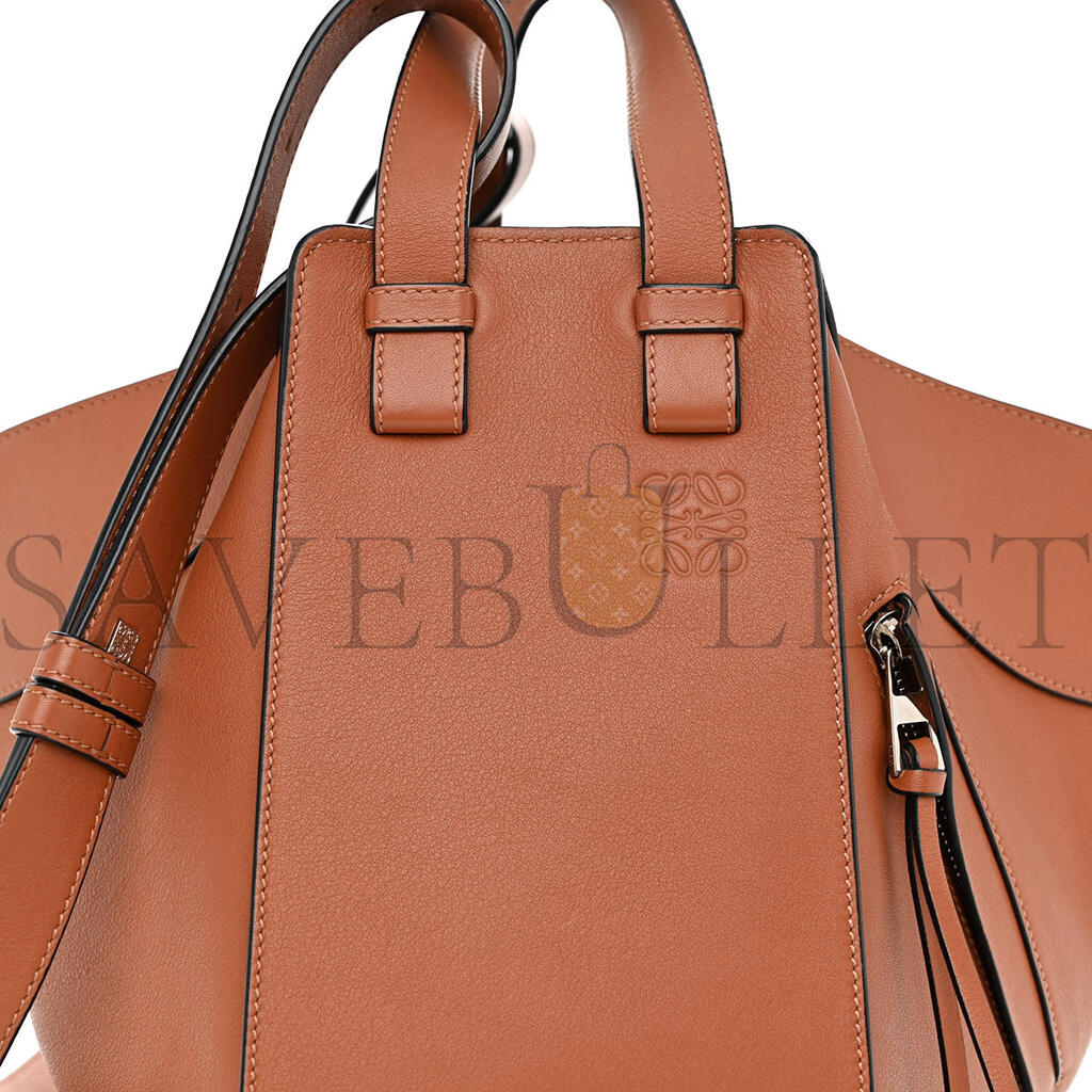L0ew* CALFSKIN SMALL HAMMOCK SHOULDER BAG TAN (30*25*13.5) Master Quality